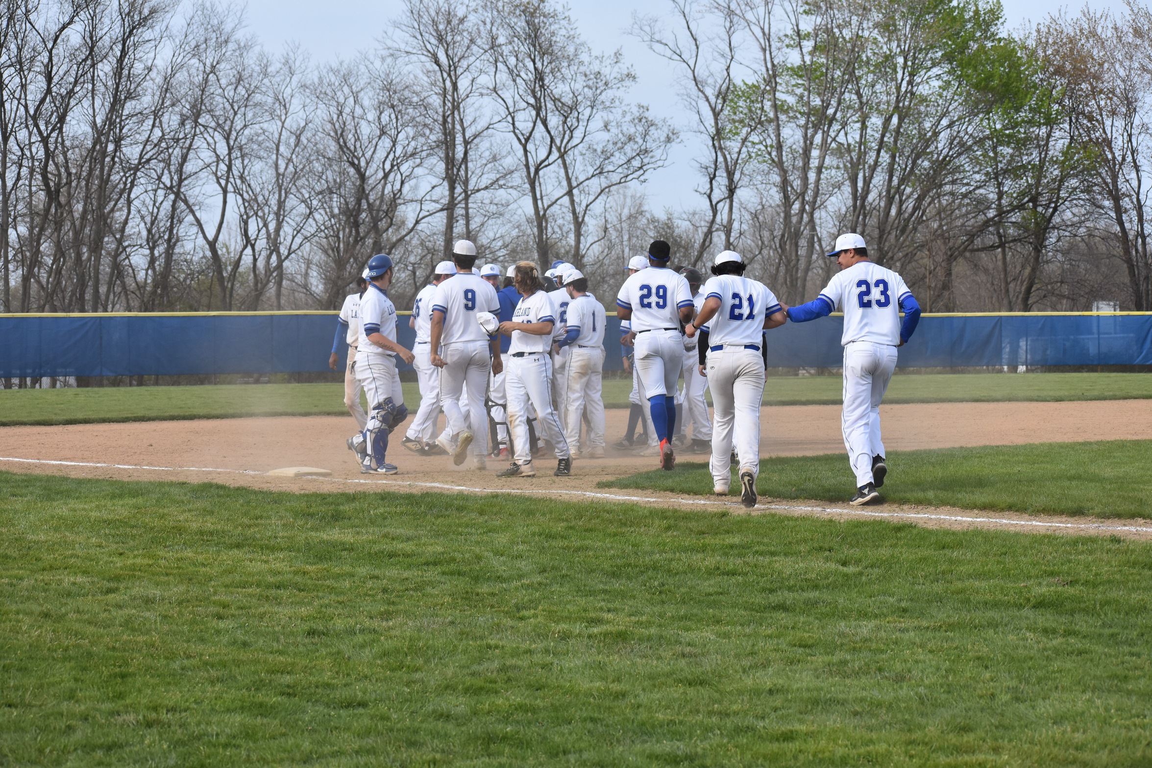 Lakers drop 1 to Eagles and 2nd game halted