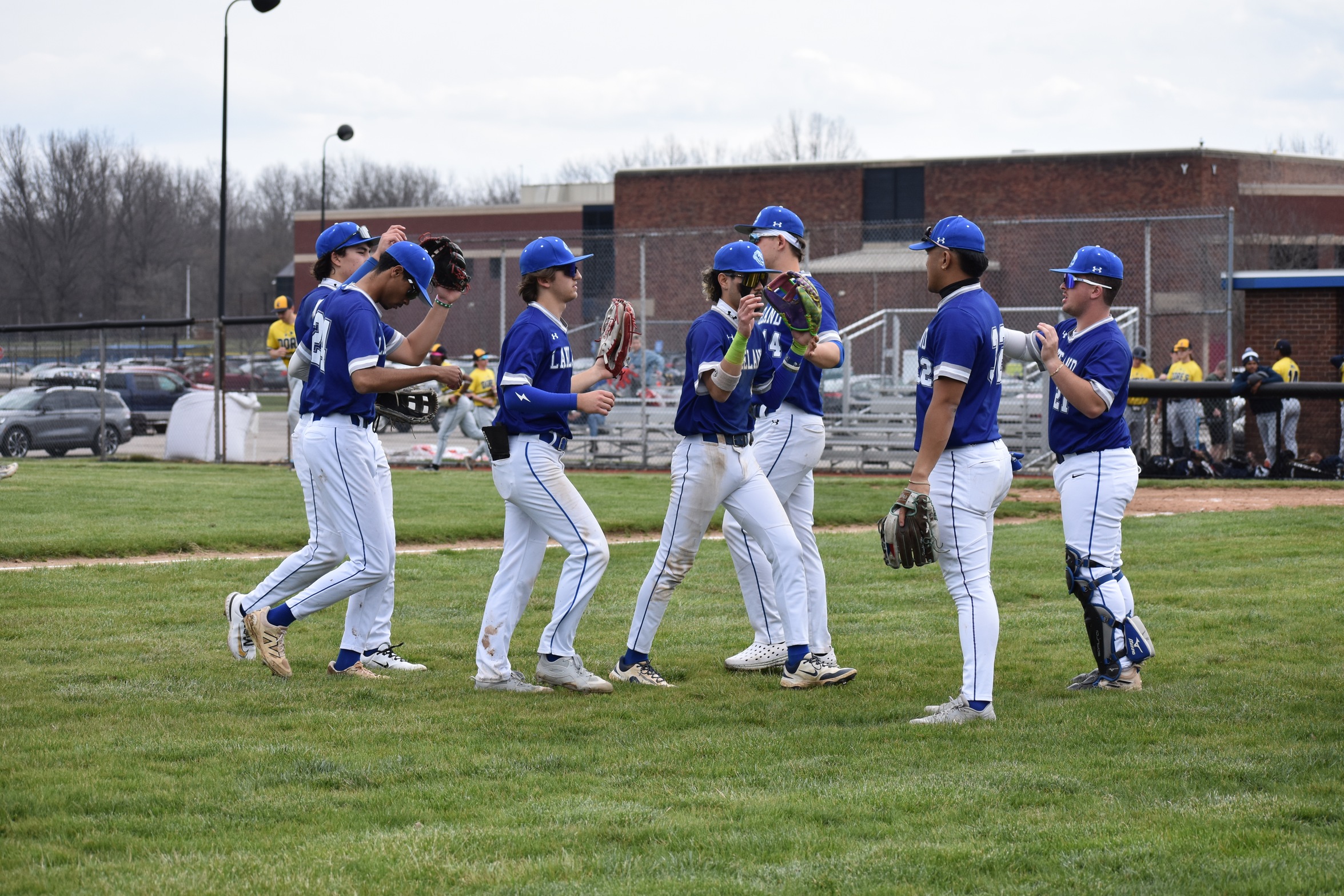 Baseball splits with Titans