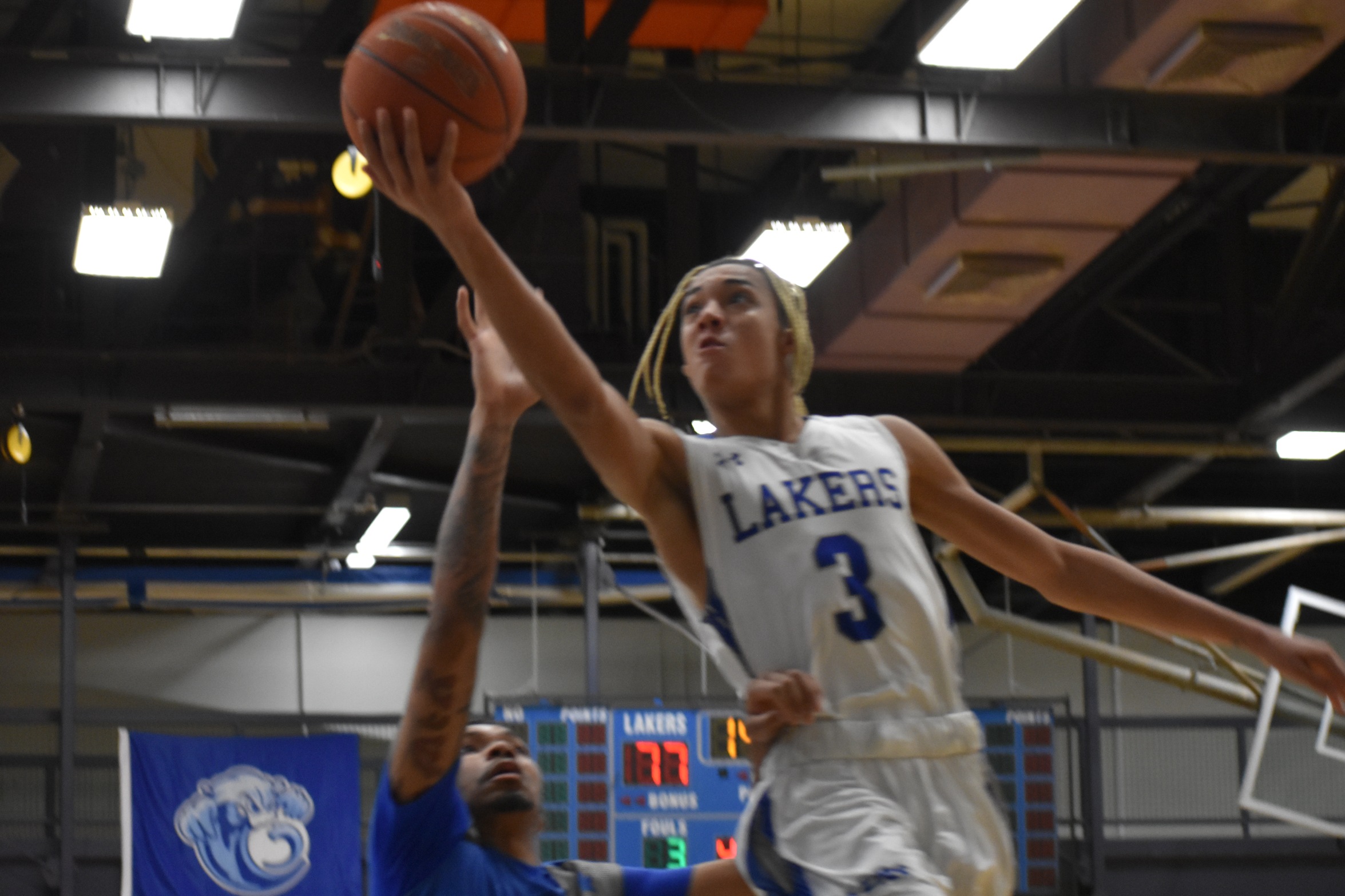 Jaidon Lipscomb breaks 1000 points as a Laker