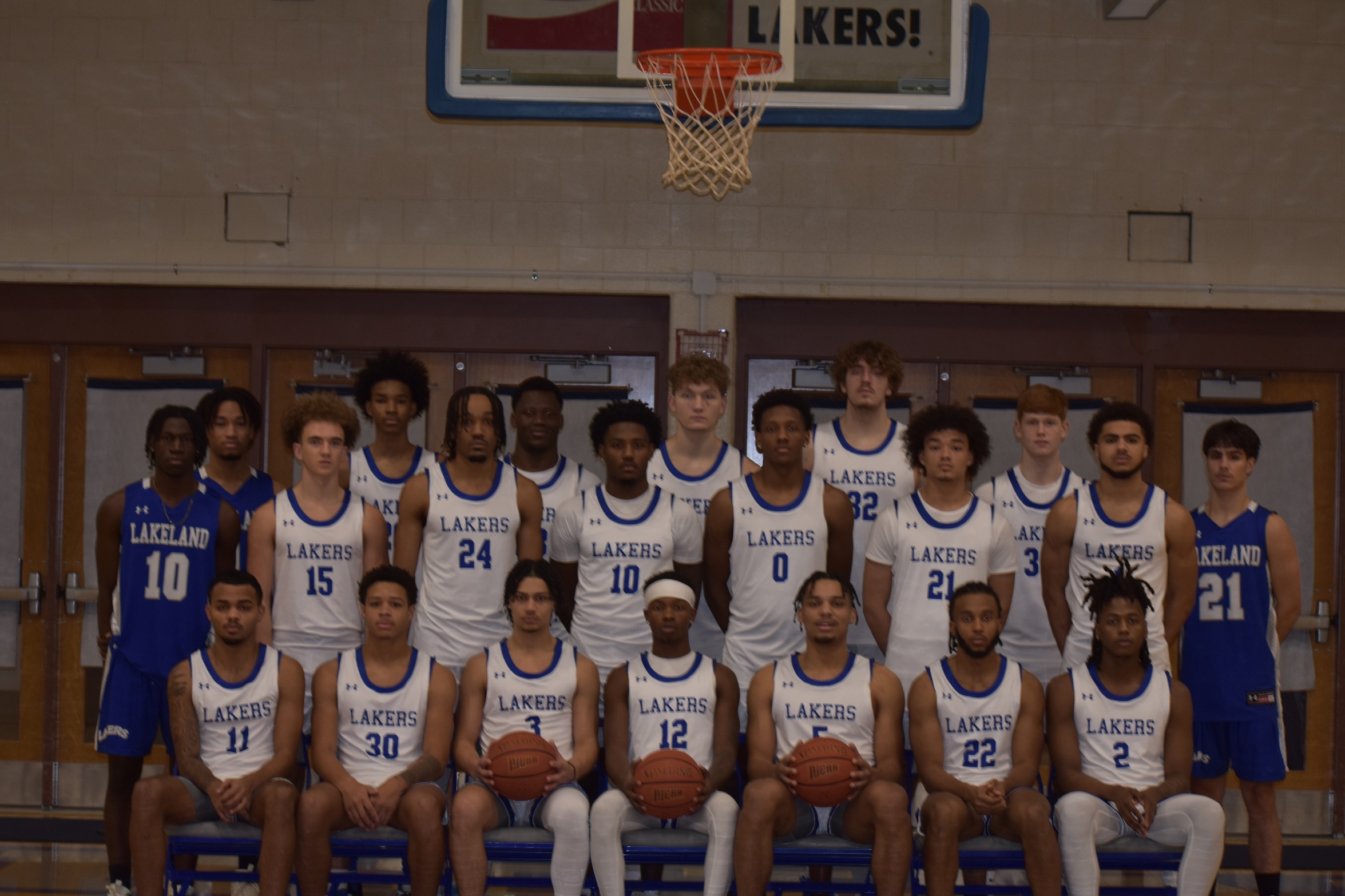 Lakers men basketball improves to 2-0