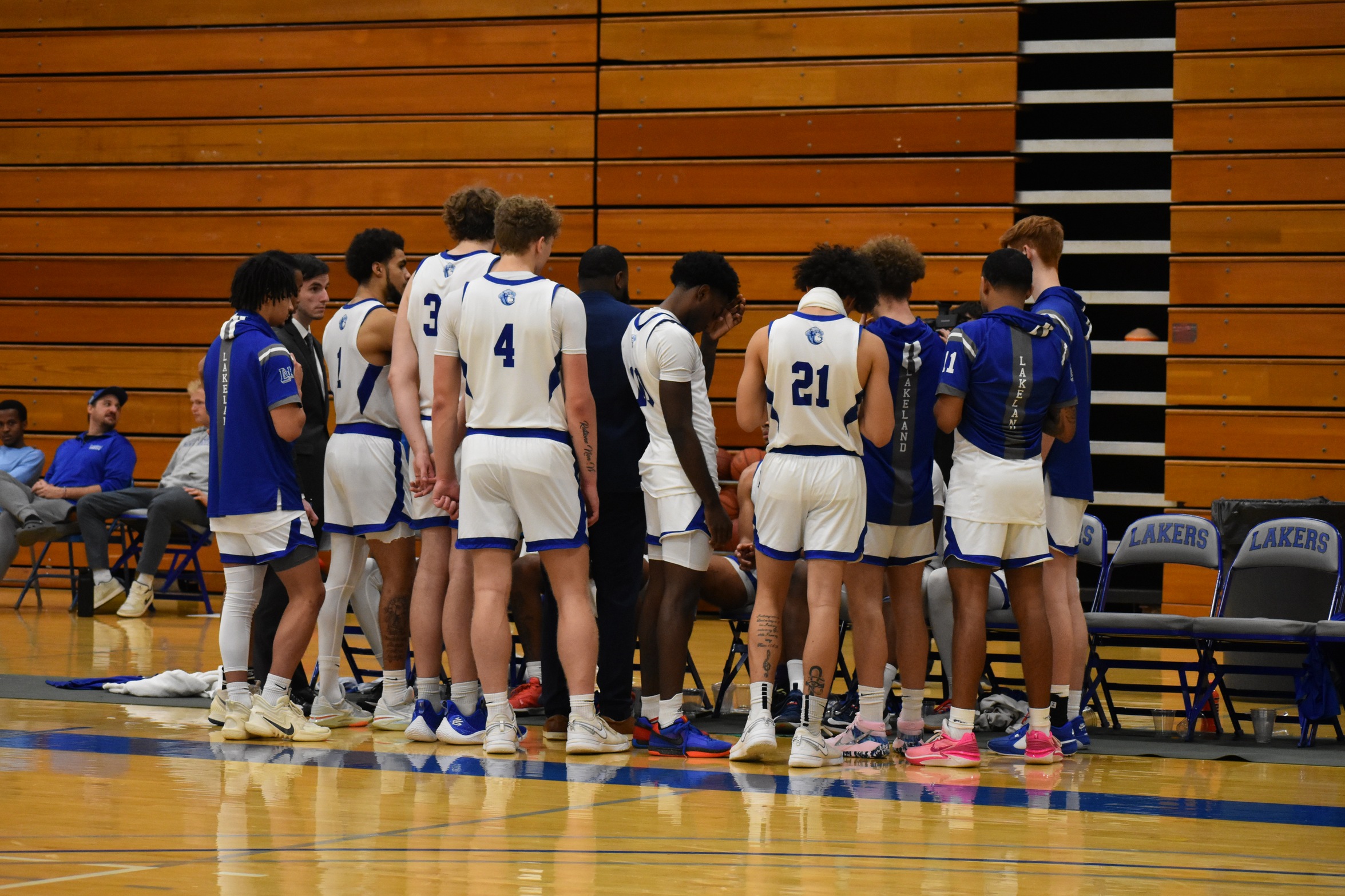 Men's basketball sinks top ranked Stormers