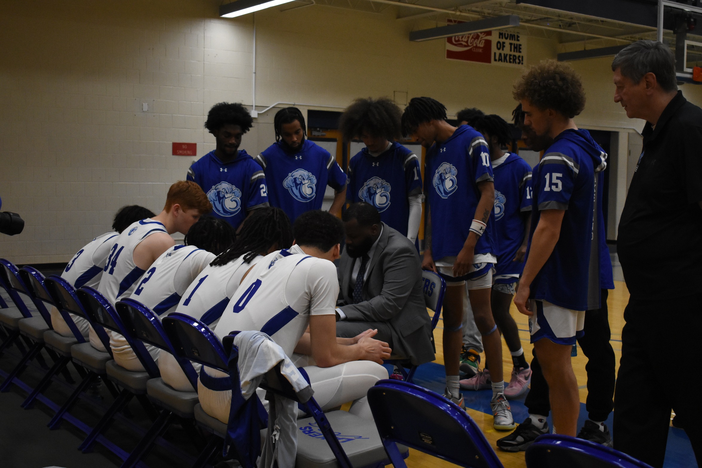 Men's basketball falls in nailbiter to Skippers