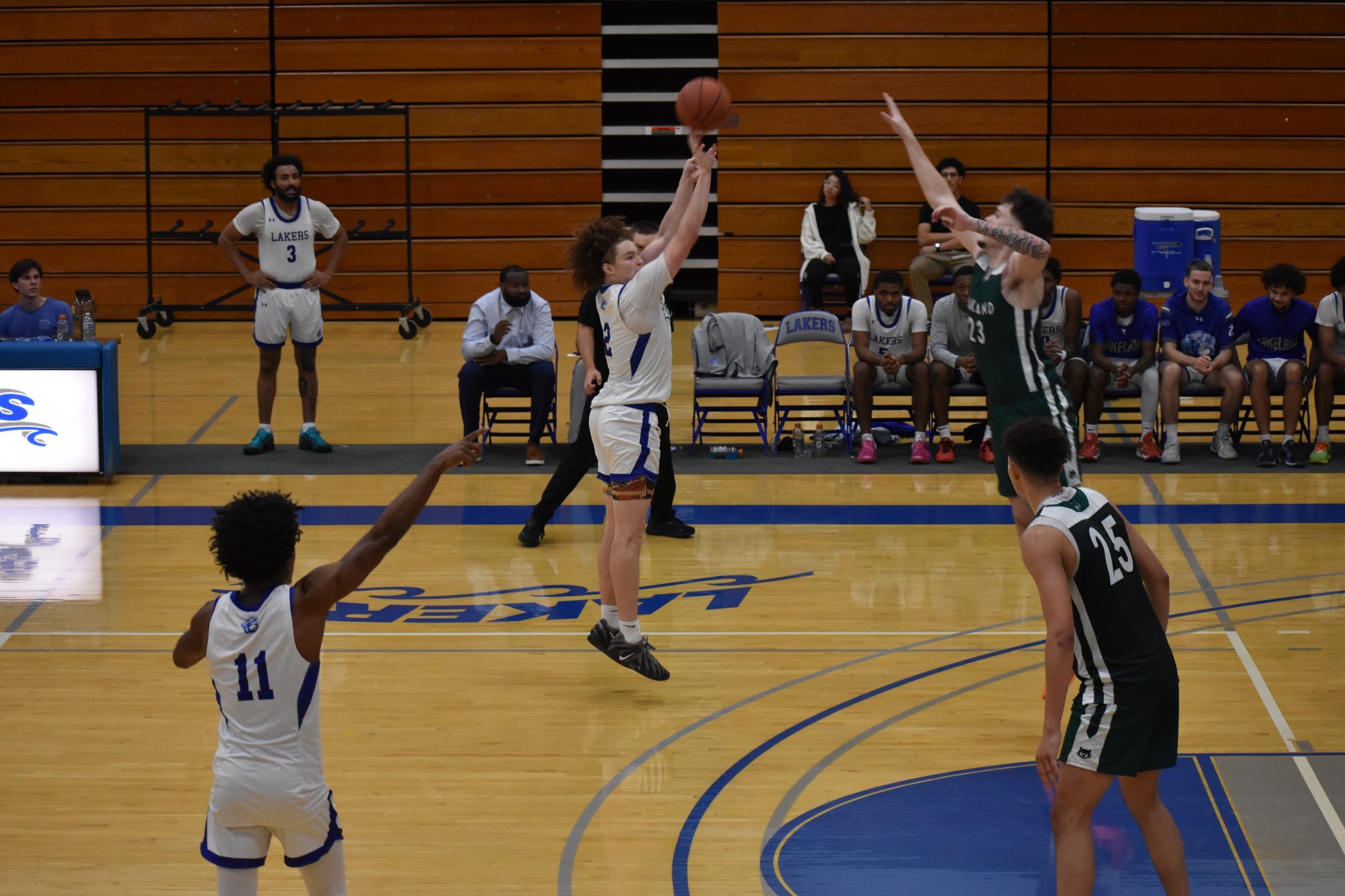 Men's basketball halts Express