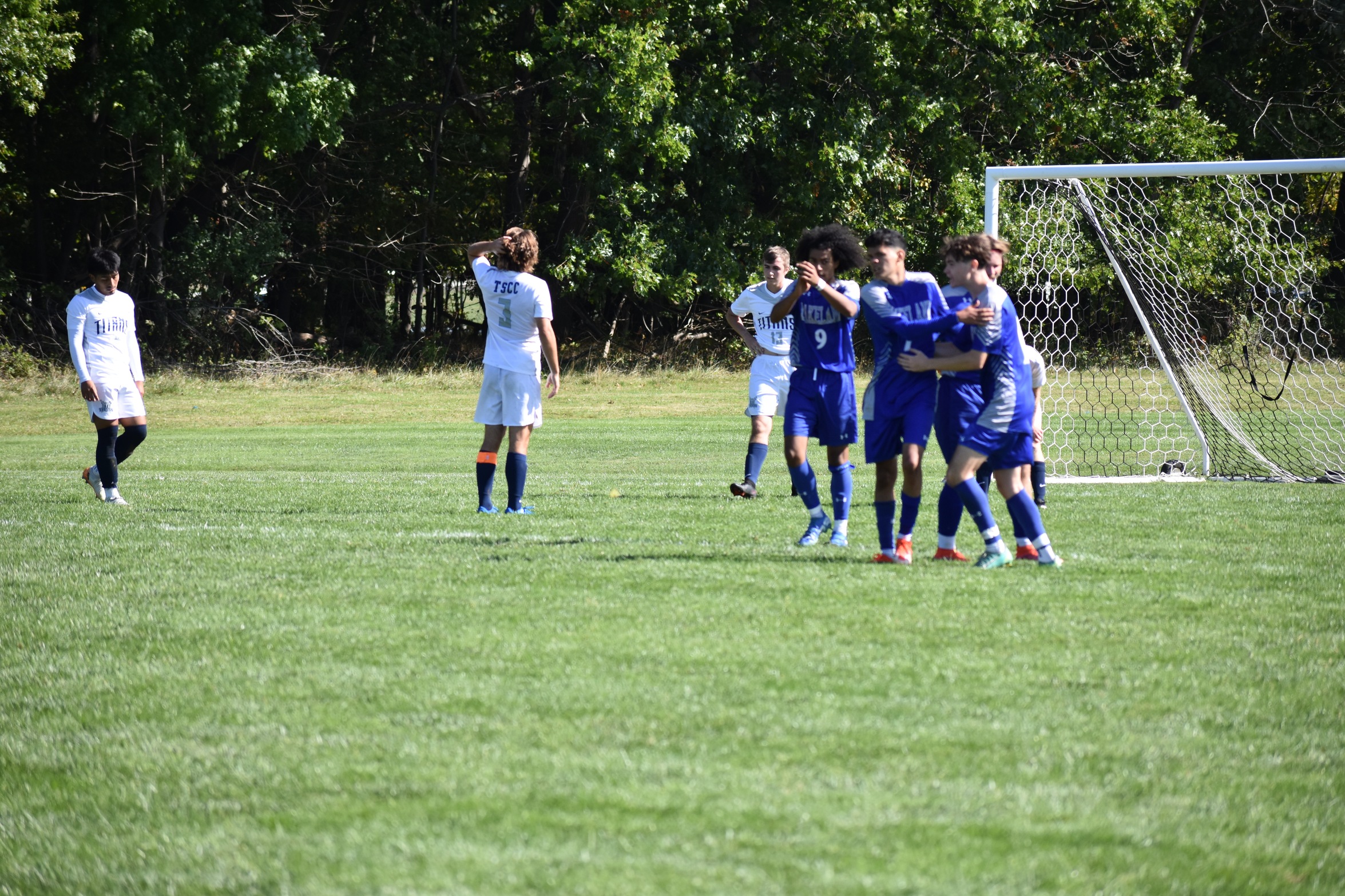 Lakers score the winning goal!