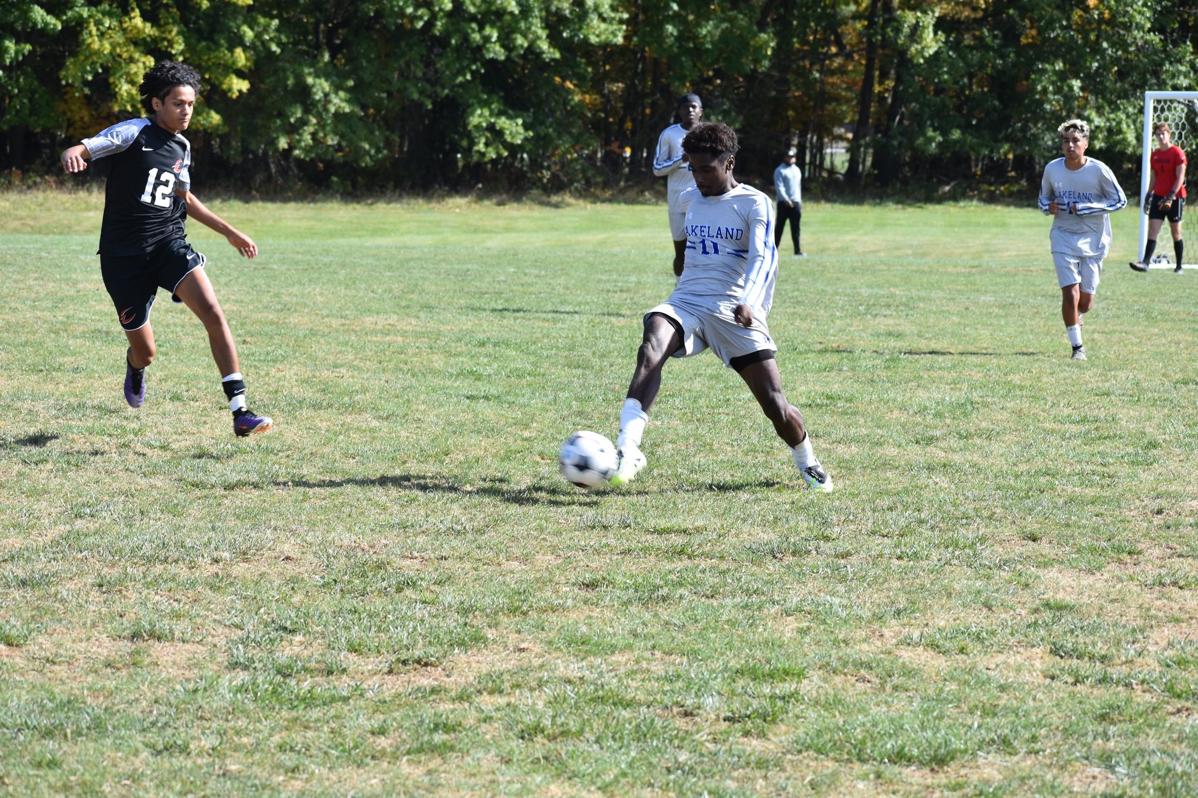 Lakers soccer falls to Jets