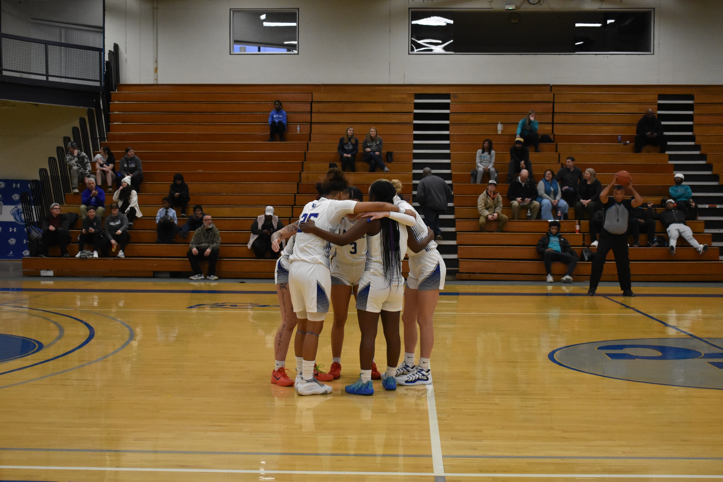 Women's basketball drops game to Tribunes