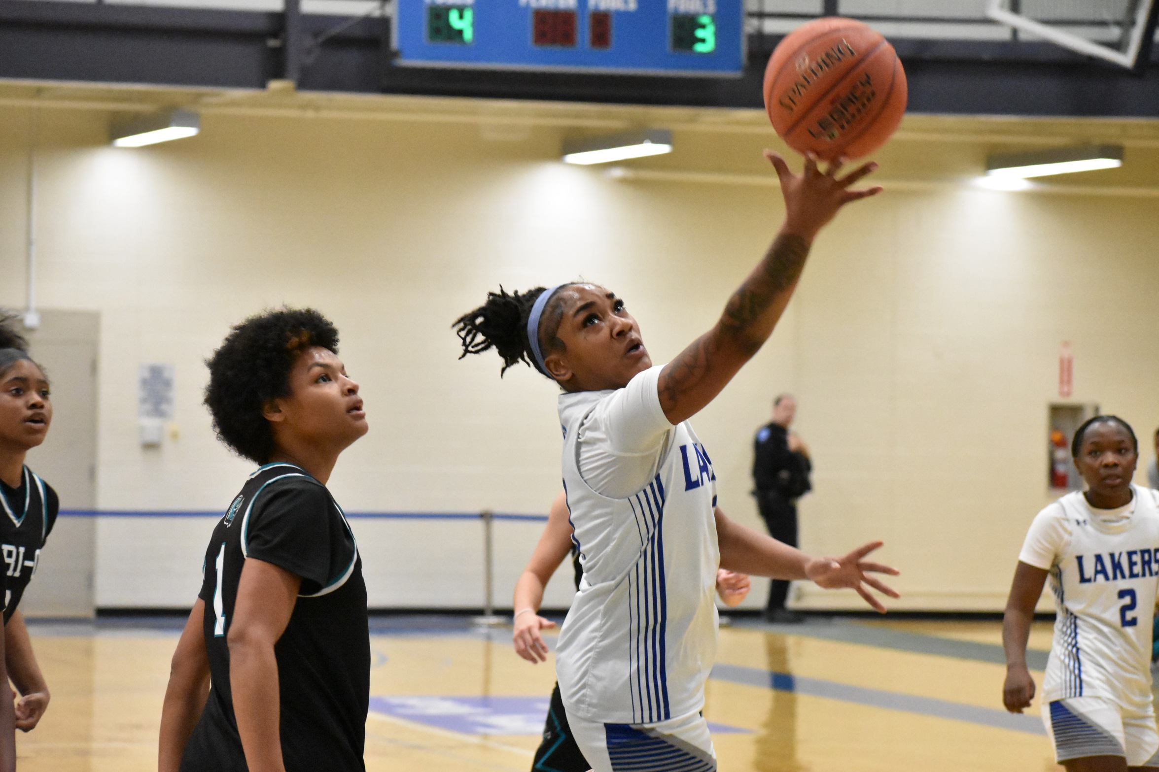Women's basketball grounded by Hawks