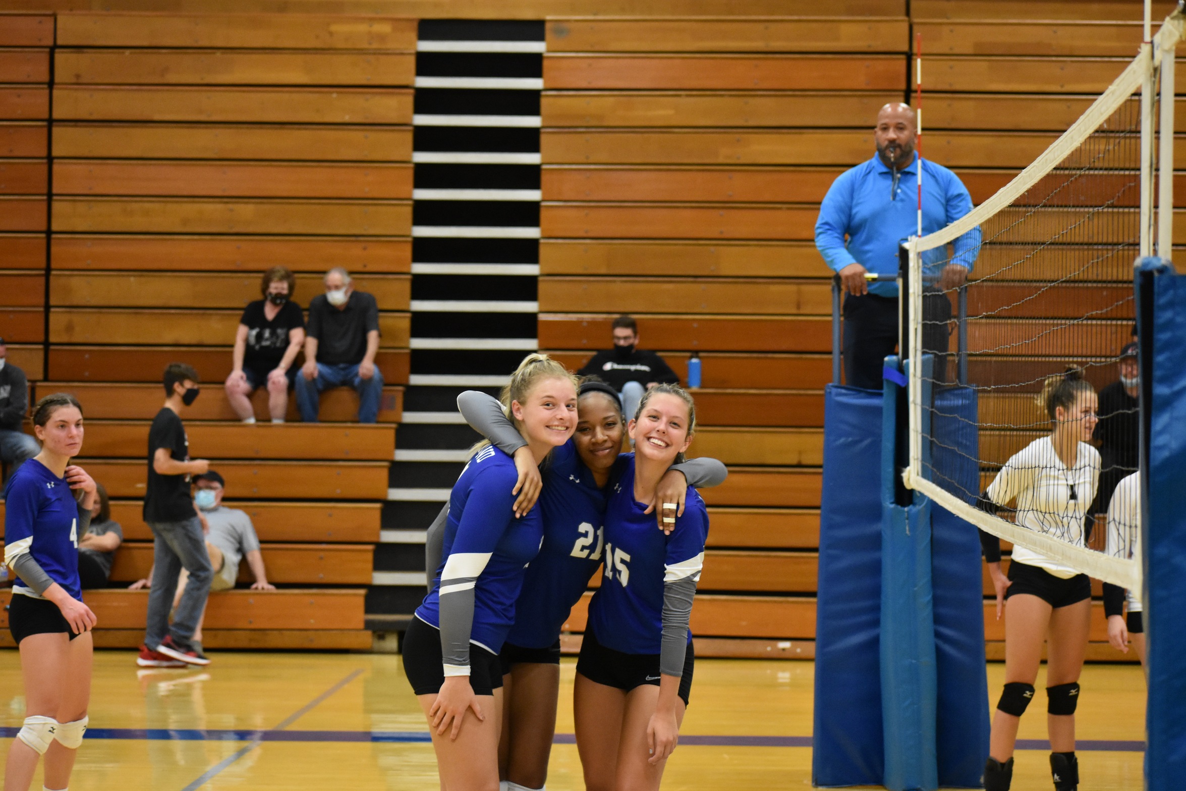 Lakers volleyball falls to Express