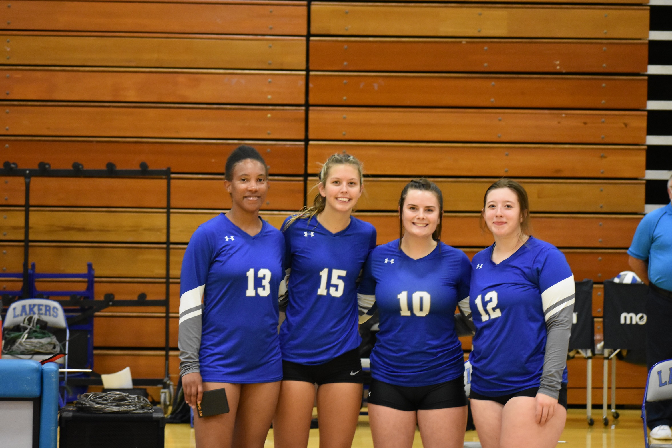 Lakers volleyball falls to Chargers
