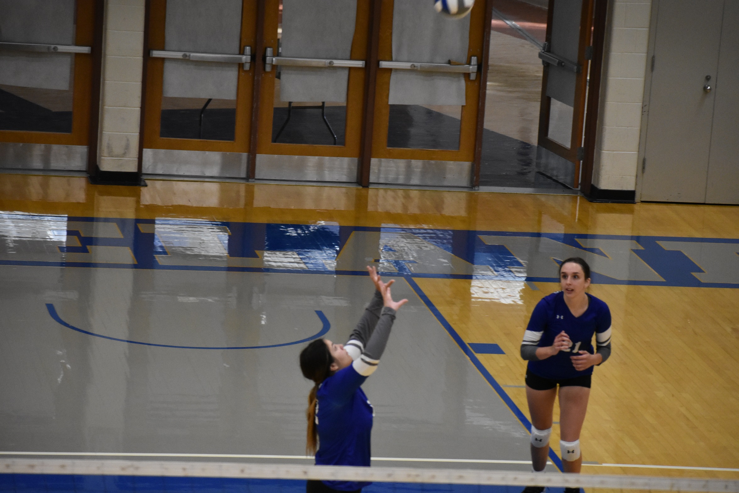 Lakers volleyball negated by Chargers