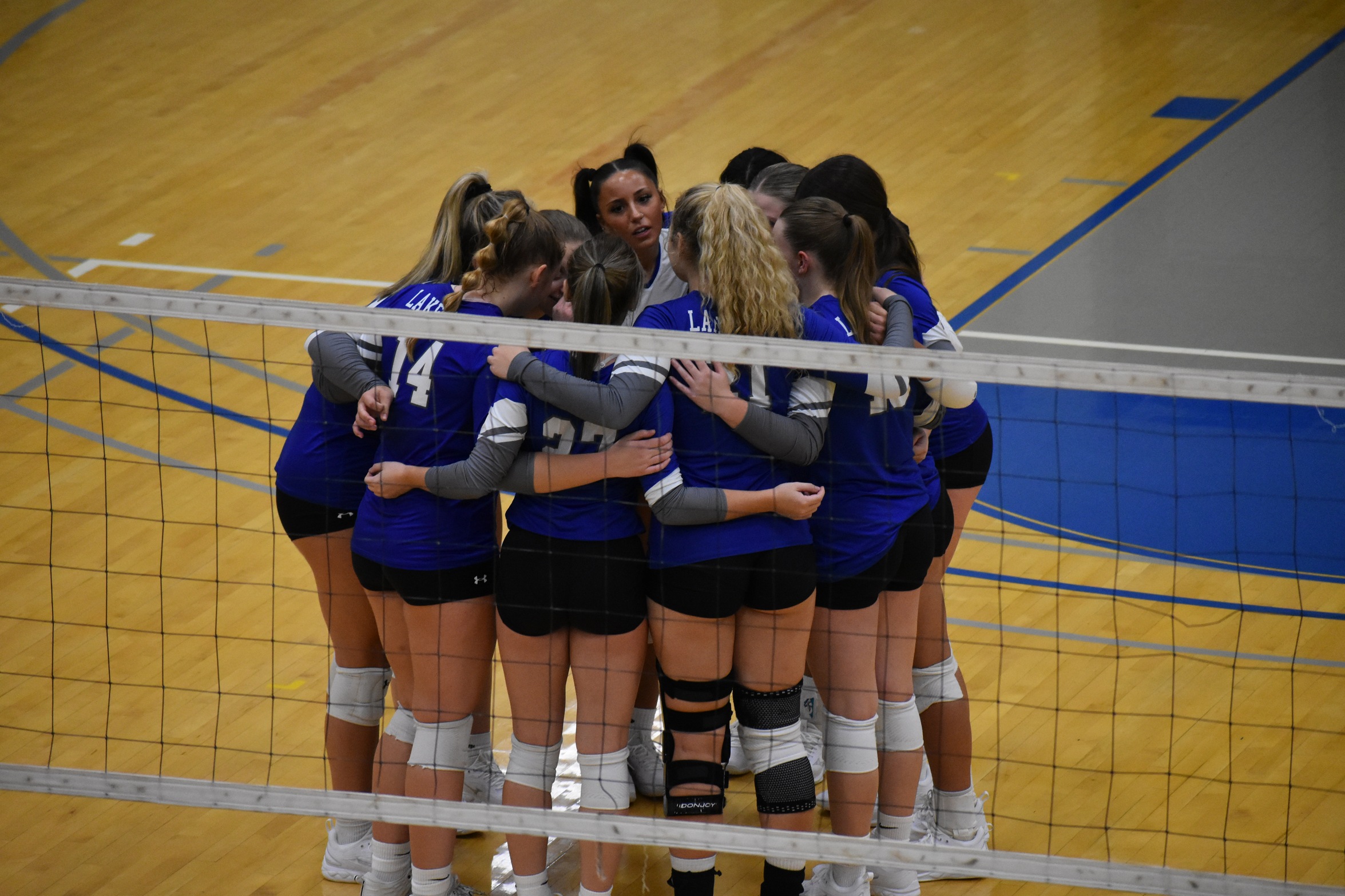 Lakers volleyball negated by Chargers